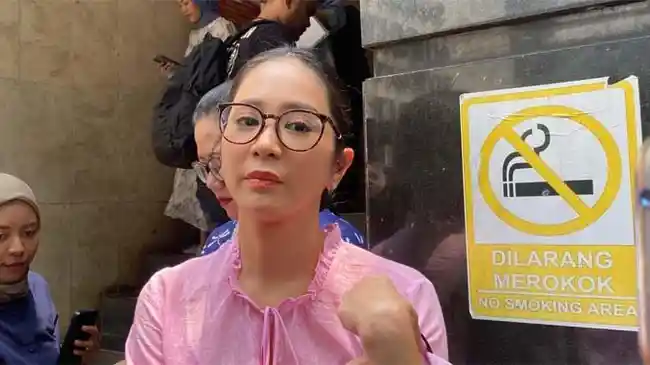 Sempat Koar-koar Masalah Keluarga di Medsos, Vicky Zainal Akui Kesulitan Hubungi Bunga Zainal