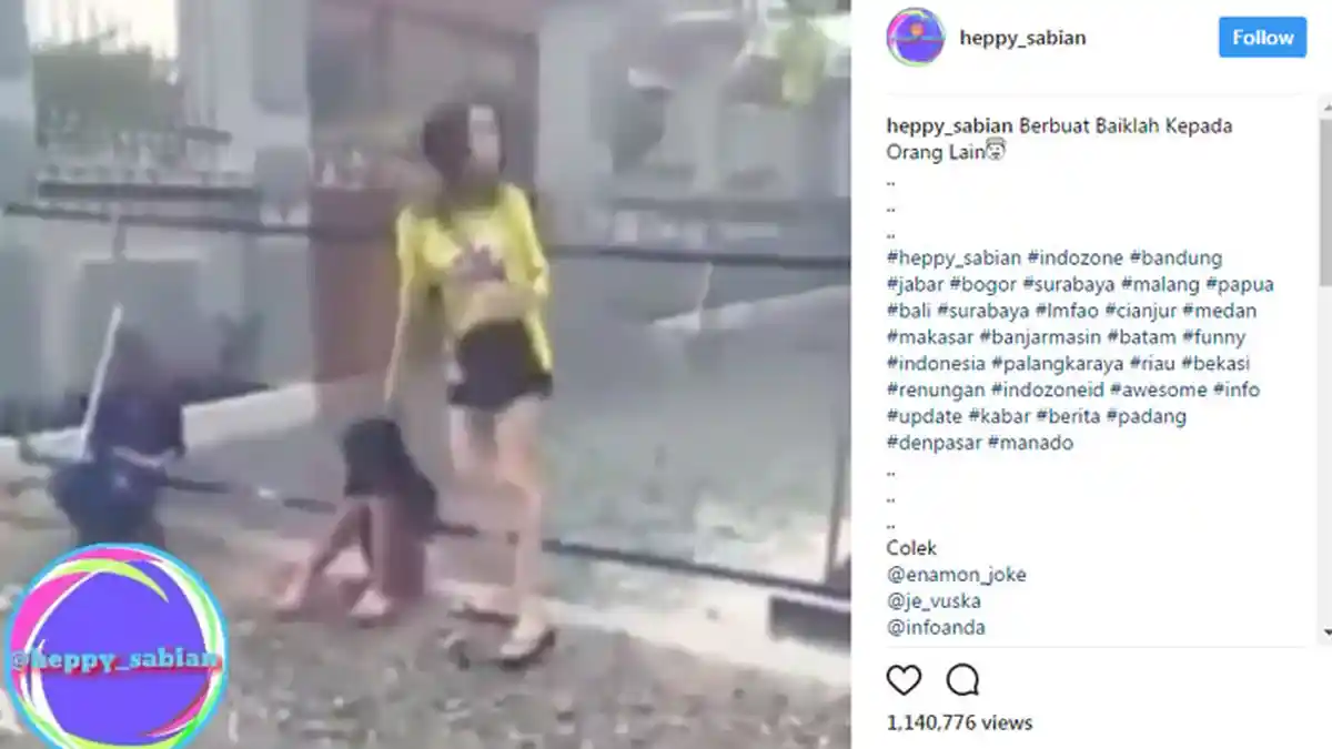Wanita Muda ini Terlihat Buka Baju dan Celana di Tepat Umum, Netizen Justru Berikan Pujian Kepadanya