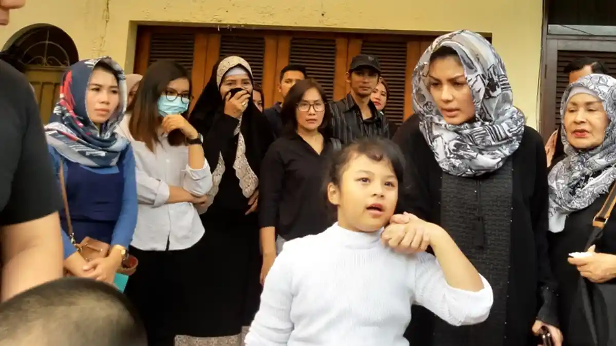 Demi Anak-anak, Intan RJ Berusaha Bangkit Setelah Ditinggalkan Suami