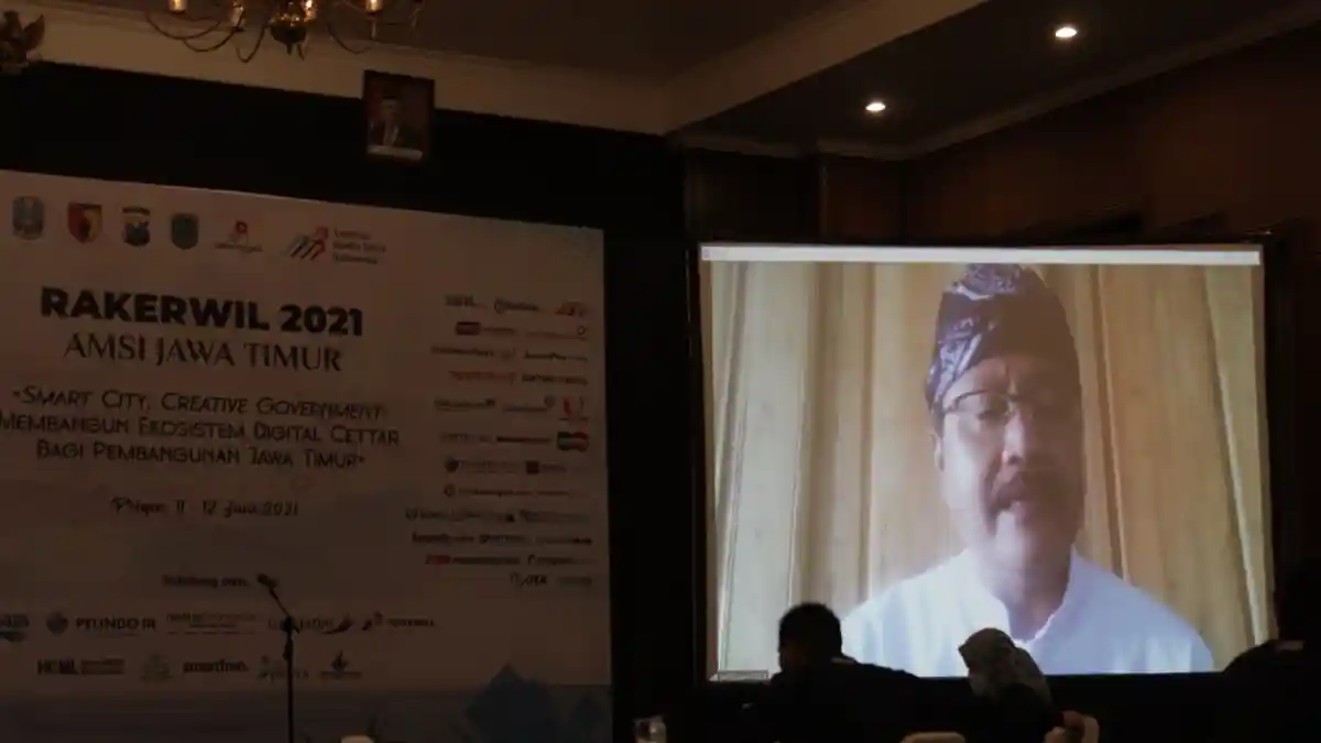 Cara Sambat Ala Smart City di Pasuruan dan Pamekasan: Bisa Ngomong Apa Saja