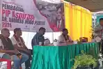 Andreas-Hugo-Pareira-saat-memberikan-sambutan-kepada-para-kepala-sekolah.jpg