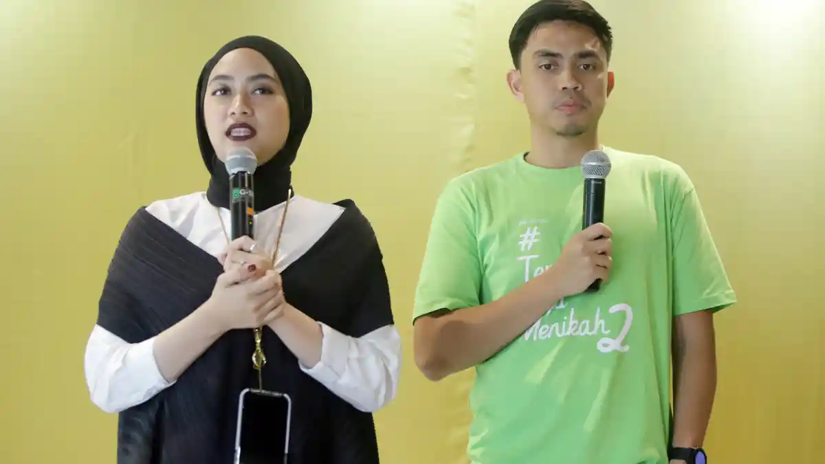 Chord Gitar dan Lirik Lagu Teman Tapi Menikah - Dengarkan Dia : Ku Percaya, Kita kan Bersama