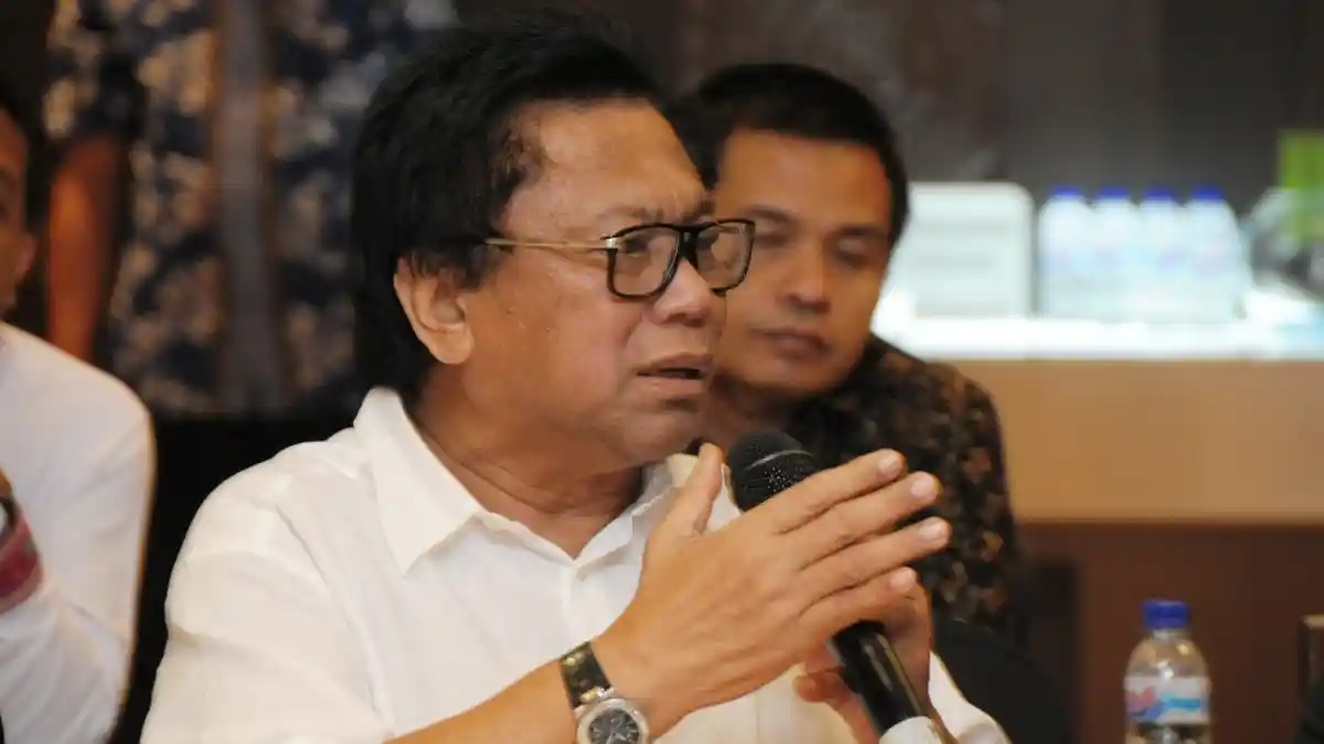 Kata Oesman Sapta, Kalau Populer Seharusnya Zaskia Gotik Bisa Berkata Baik