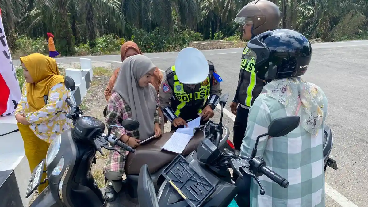 Hari Pertama Operasi Patuh Toba 2025, Polres Palas Tilang Enam Pelanggar di Jalinsum