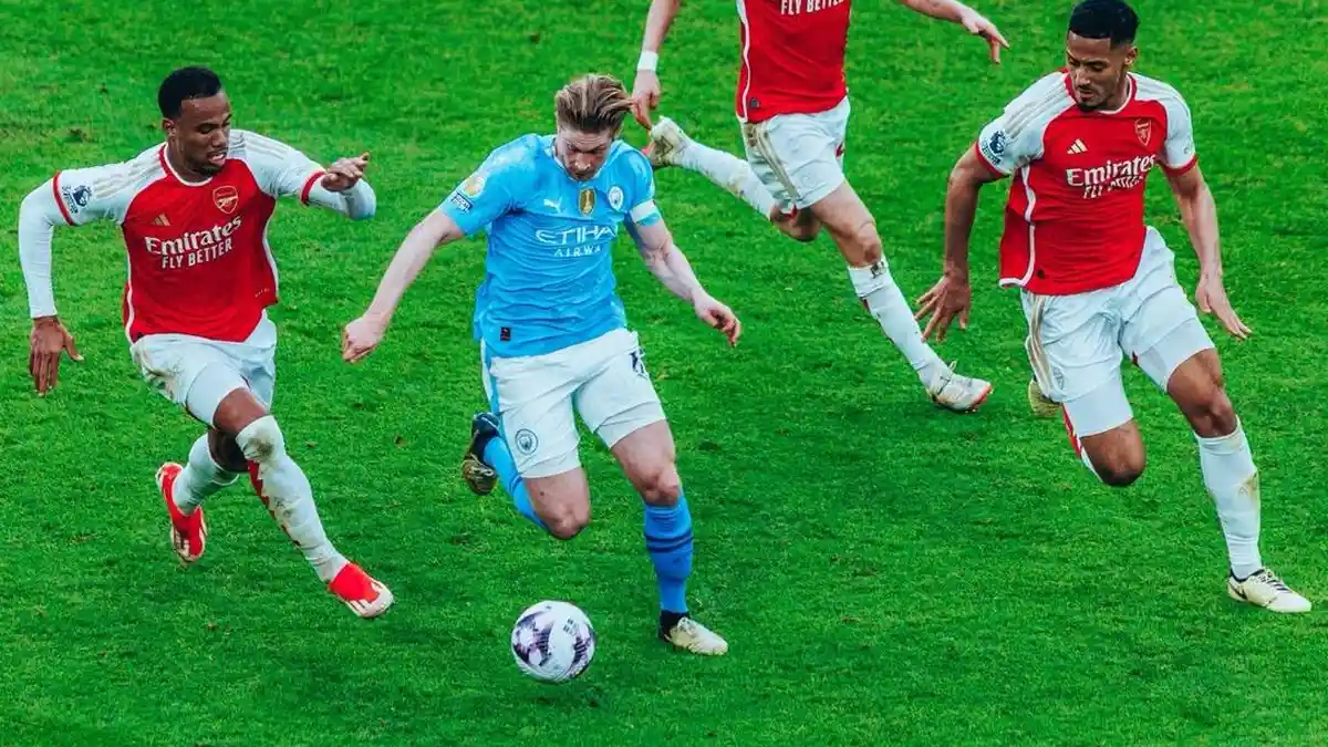 PELUANG Manchester City Lebih Besar Juarai Liga Inggris, Arsenal Mikir-mikir untuk Menyerah