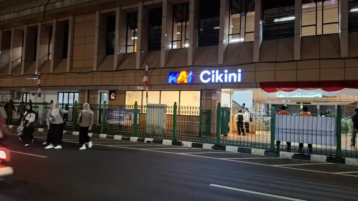 Pagar Stasiun Cikini Ditinggikan, Francine PSI Usul Dibuatkan JPO