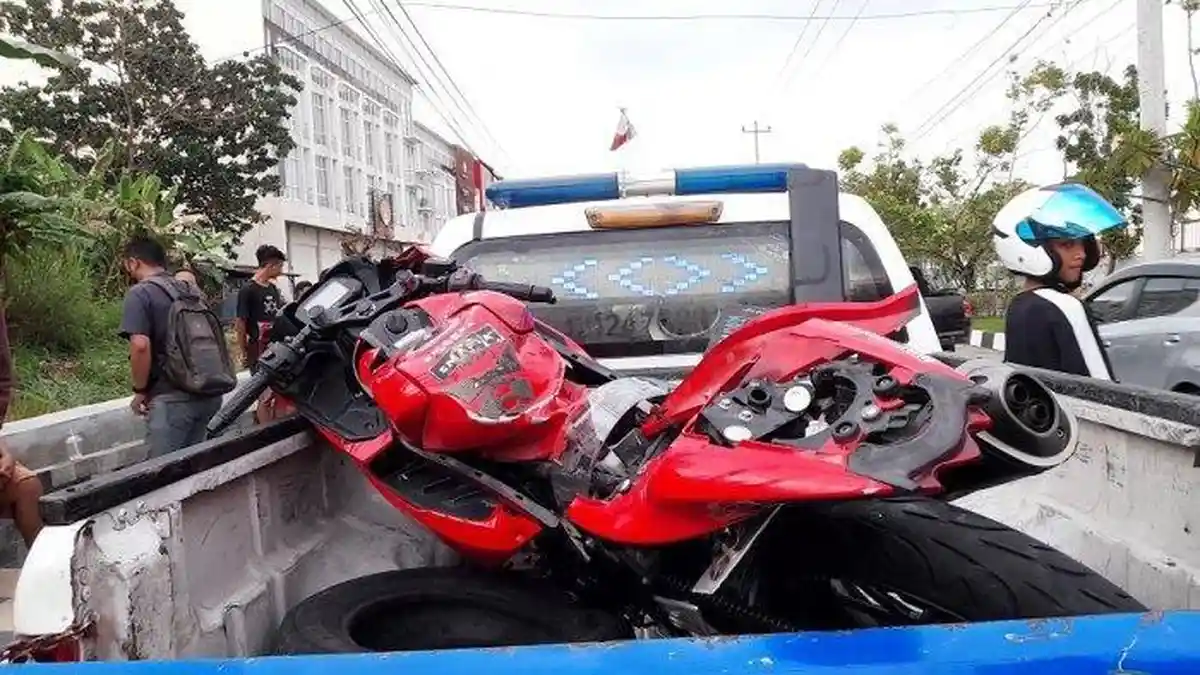Kecelakaan Maut, Pelajar Tewas di Tempat Usai Motor yang dikendarainya Ditabrak Mobil