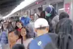 Penumpang KRL Meningkat