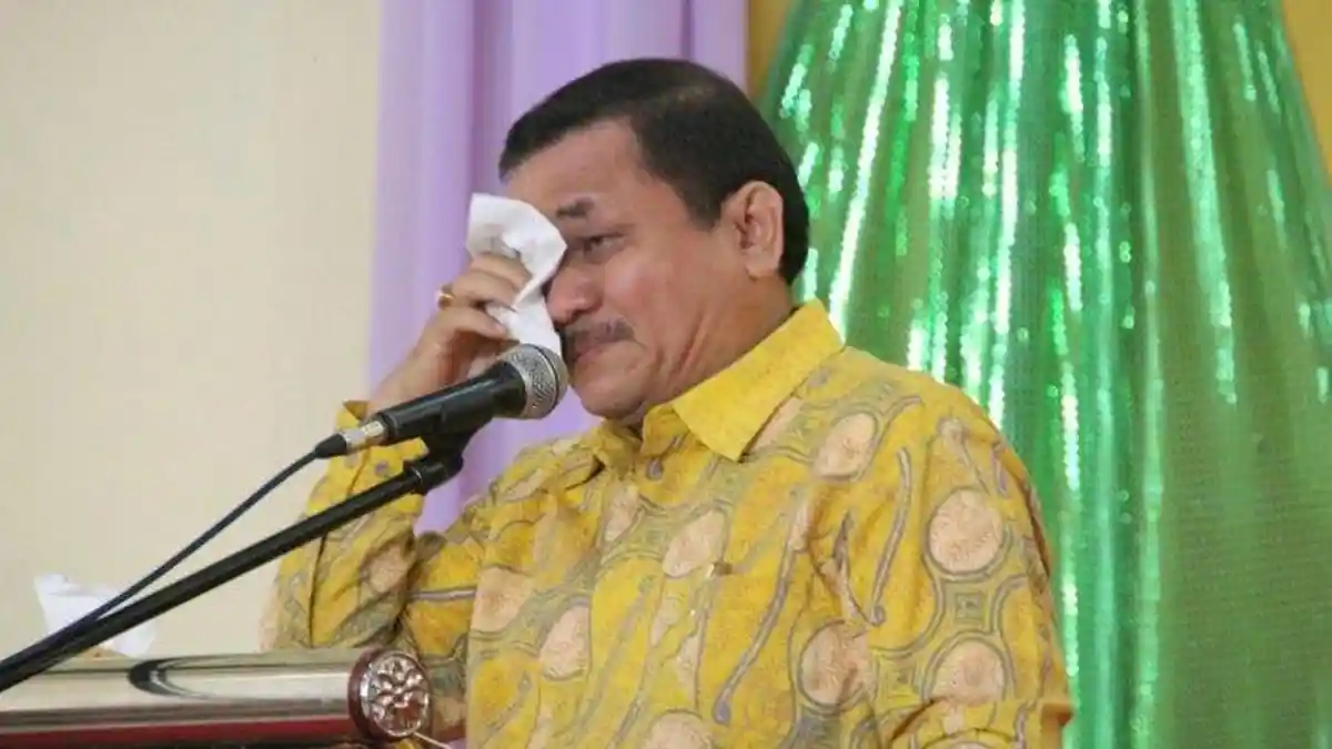 Wali Kota Subulussalam Merah Sakti Menangis dan Minta Maaf di Rapat Paripurna DPRK