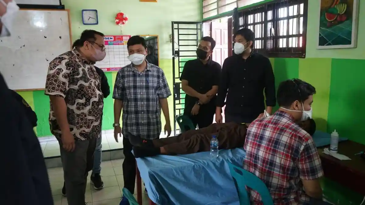 Dinkes Langkat Bersama FK USU dan PERKI Gelar Baksos Pemeriksaan Jantung Kepada Siswa SMP Negeri I