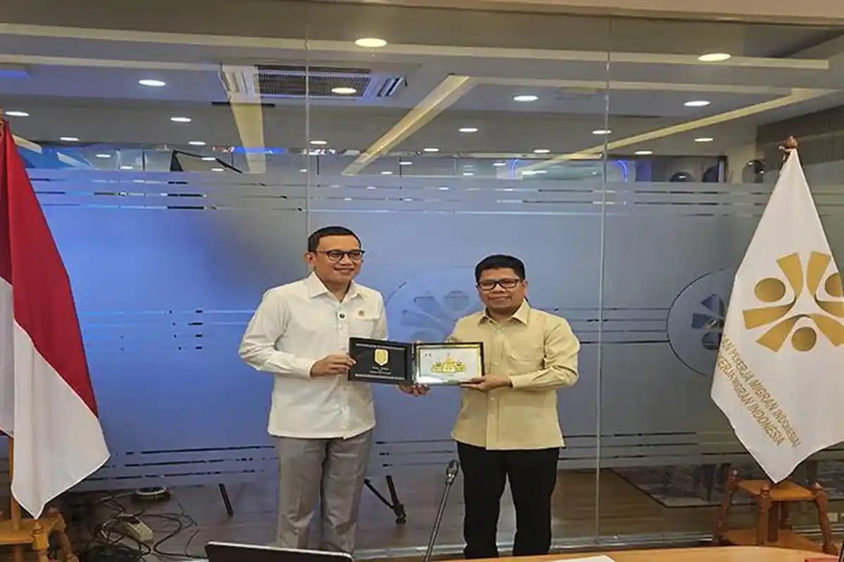 10 Ribu Warga Sambas Kerja Ilegal di Malaysia, Menteri P2MI Minta Bupati Data untuk Perlindungan