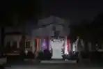 proses-pendinginan-museum-nasional-usai-kebakaran_20230917_015326.jpg