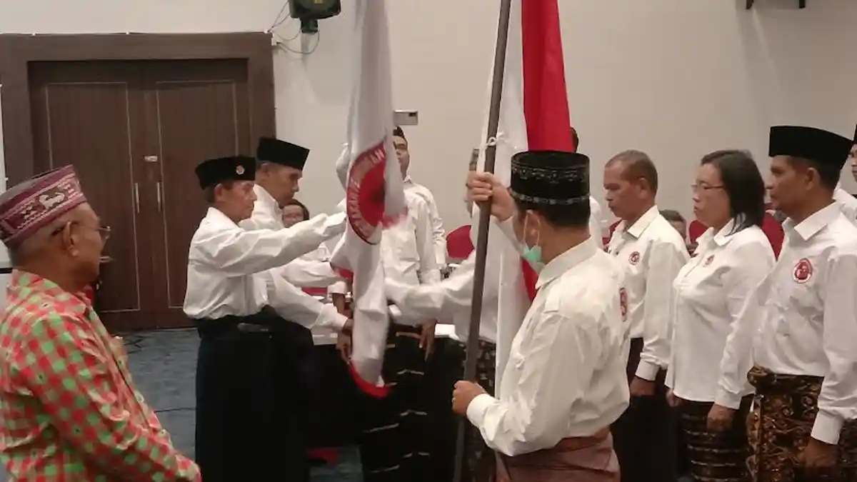 Blasius Radja Lantik Pengurus DPC Gerakan Pembumian Pancasila Kota Kupang