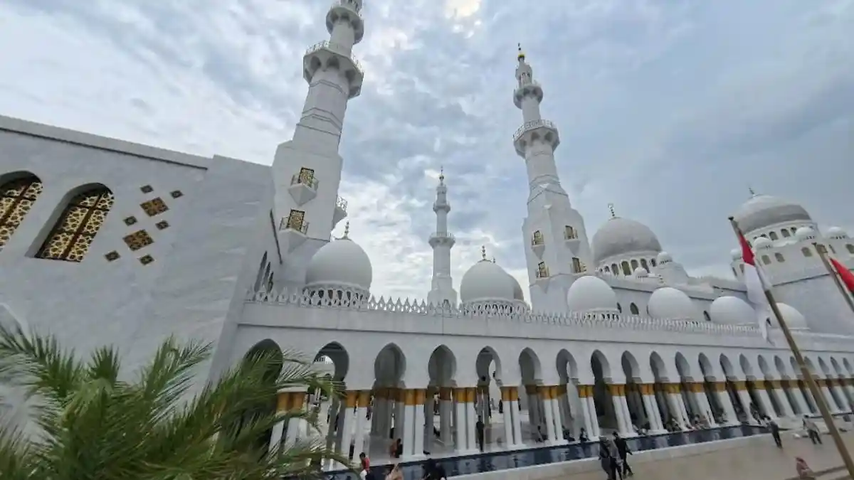 Masjid Zayed Solo Tak Dibuka 24 Jam! Simak Aturan Jam Kunjungnya