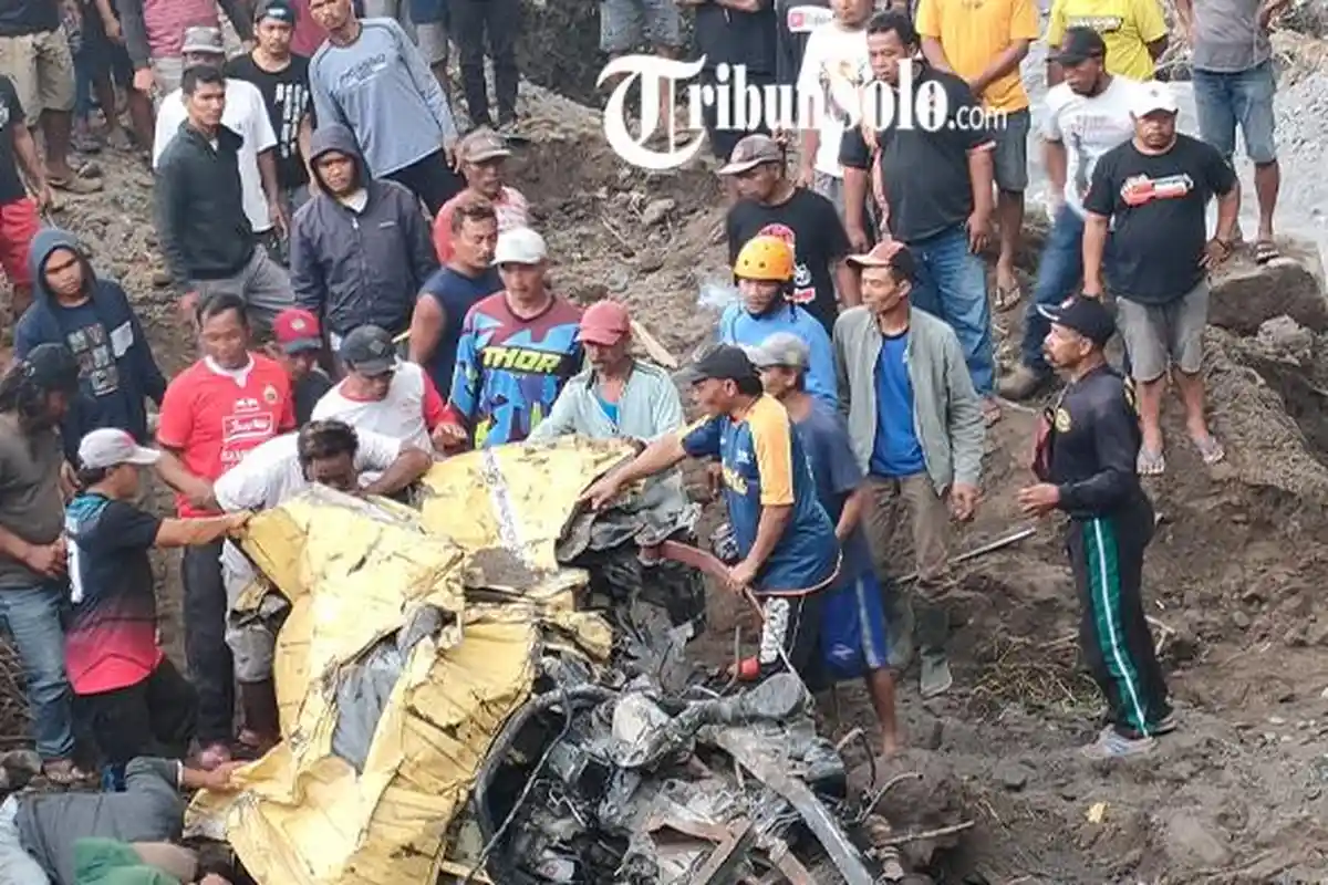 BREAKING NEWS : Petaka Rabu Pagi, Dua Penambang Pasir Tewas Tertimpa Tebing Longsor di Lereng Merapi