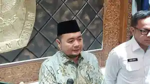 Ketua-KPU-Mochammad-Afifuddin-saat-ditemui-usai-menghadiri-rapat-koordinasi.jpg