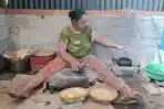 TITI-JAGUNG-Vince-Keneka-Muli-35-warga-Kampung-Lewopao-Kecamatan-Ileng-Boleng.jpg