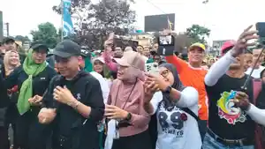 Ayah-Ojak-mengikuti-CFD-di-Jalan-Margonda-Raya-Kota-Depok.jpg