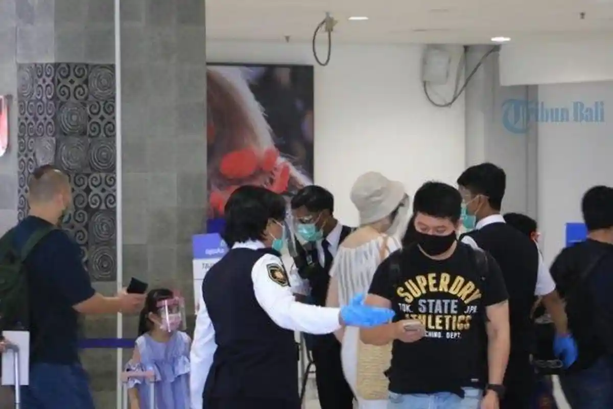 Hari Ini PPKM Jawa dan Bali Berlaku, Siap-siap Ikuti Aturan Pembatasan Ini Kalau Tak Mau Disanksi