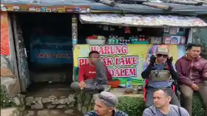 warung-Mbok-Yem-Lawu.jpg