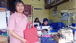 Vita-Merchandise-Ketika-Jahitan-Tas-Mengangkat-Martabat-Perempuan-Disabilitas-di-Sukoharjo-1.jpg