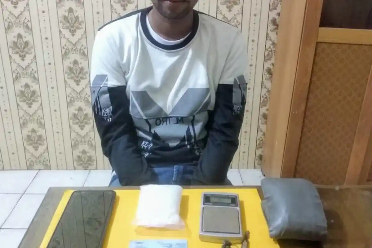 Polda Kalbar Tangkap Pemuda Bawa Sabu 100 Gram di Terminal Induk Singkawang