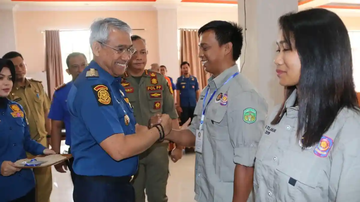 48 Warga Luwu Timur Dilatih Jadi Anggota Satuan Relawan Pemadam Kebakaran