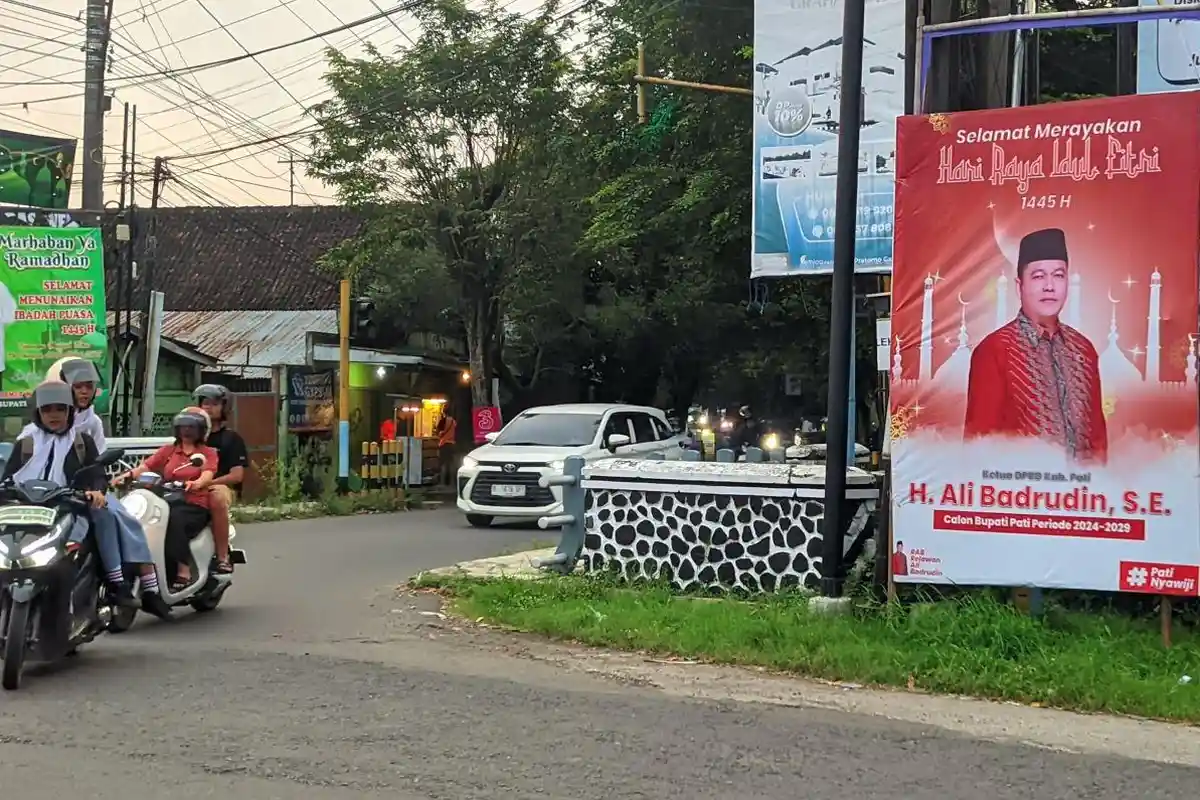 Baliho Dukungan Maju Pilkada Pati Mulai Bermunculan, Begini Respon Ketua DPRD Ali Badrudin