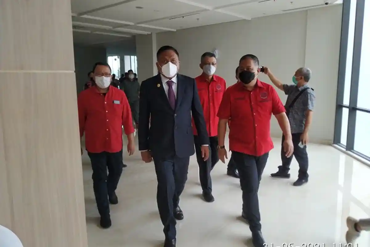 Olly Dondokambey Gaungkan Sirine 1821, Bapak Diminta Lepas Handphone Jam 6 sampai 9 Malam