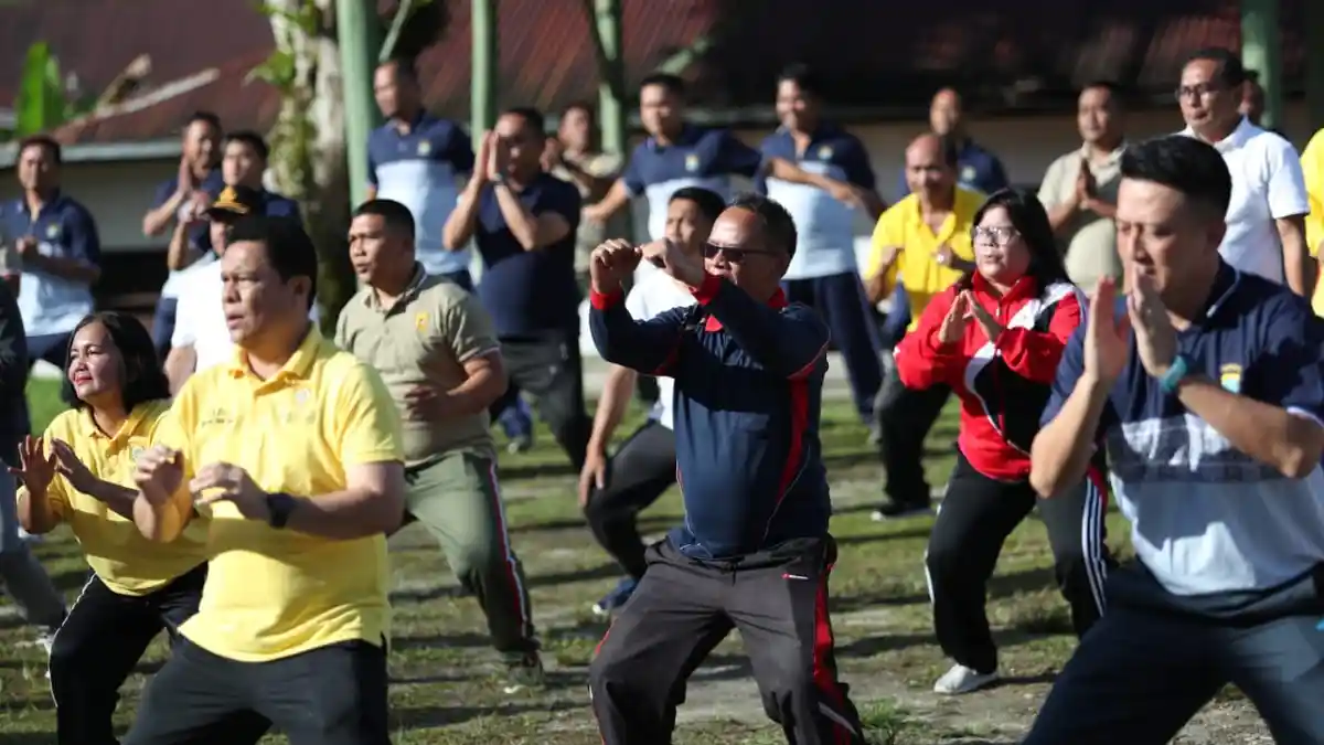 Olahraga Bersama dengan Polres, Sekda Pakpak Bharat: Menjalin Sinergitas Sekaligus Halalbihalal