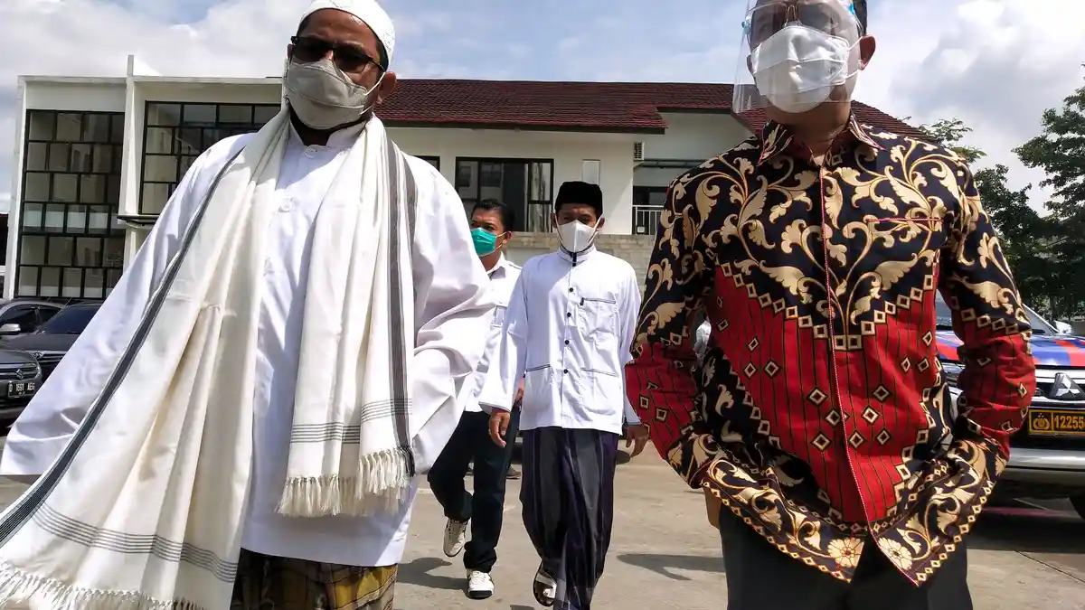 Habib Rizieq Tersangka Kasus Tes Swab, Pengacara: Sudah Dibidik