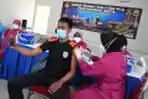 TNI AL Gelar Vaksinasi Kepada 1500 Warga Pesisir Surabaya