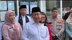 Gubernur-DKI-Jakarta-Pramono-Anung-saat-ditemui-di-Puskesma.jpg