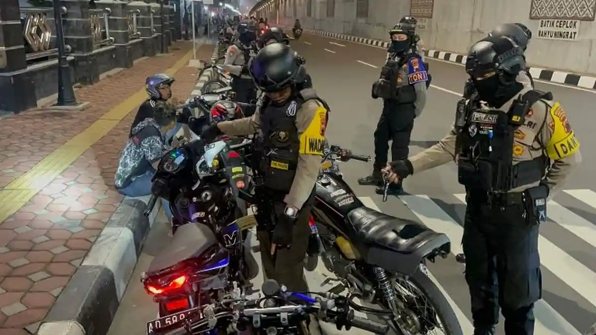 26 Motor Pakai Knalpot Brong Kena Razia Polresta Solo saat Malam Tahun Baru di Jalan Slamet Riyadi