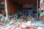 Suasana-pembagian-daging-kurban-yang-dilaksanakan-di-Masjid-Babul-Hidayah-malang.jpg
