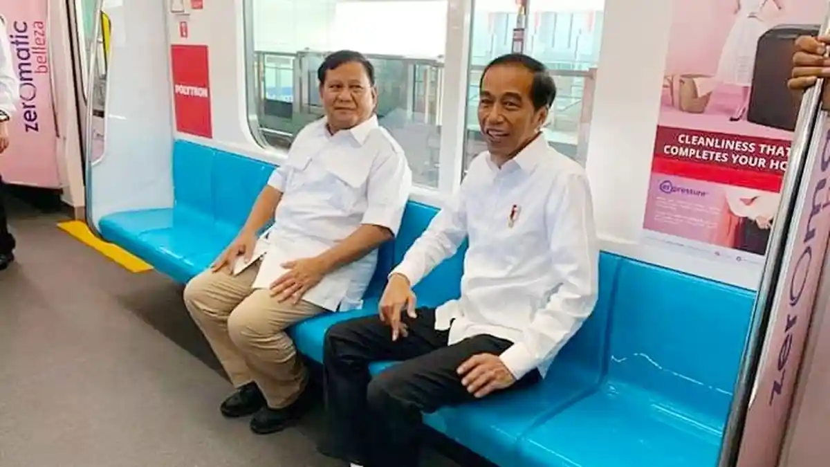 Pertama Bertemu Setelah Pilpres 2019, Jokowi dan Prabowo Tampil Kompak dengan Baju Warna Putih