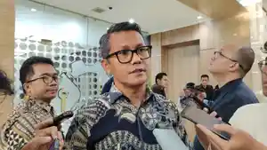 Febri-Hendri-Antoni-Arif-ditemui-di-Gedung-Kementerian-Perindustrian.jpg