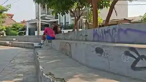 Vandalisme-di-Taman-Secawan.jpg