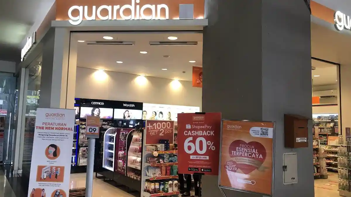 Guardian in Batam Gives 50 Percent Discount For Lipstick Purchases