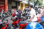 t-terkait-sepeda-motor-mberebet-bisa-memberi-pelayanan-terbaik.jpg