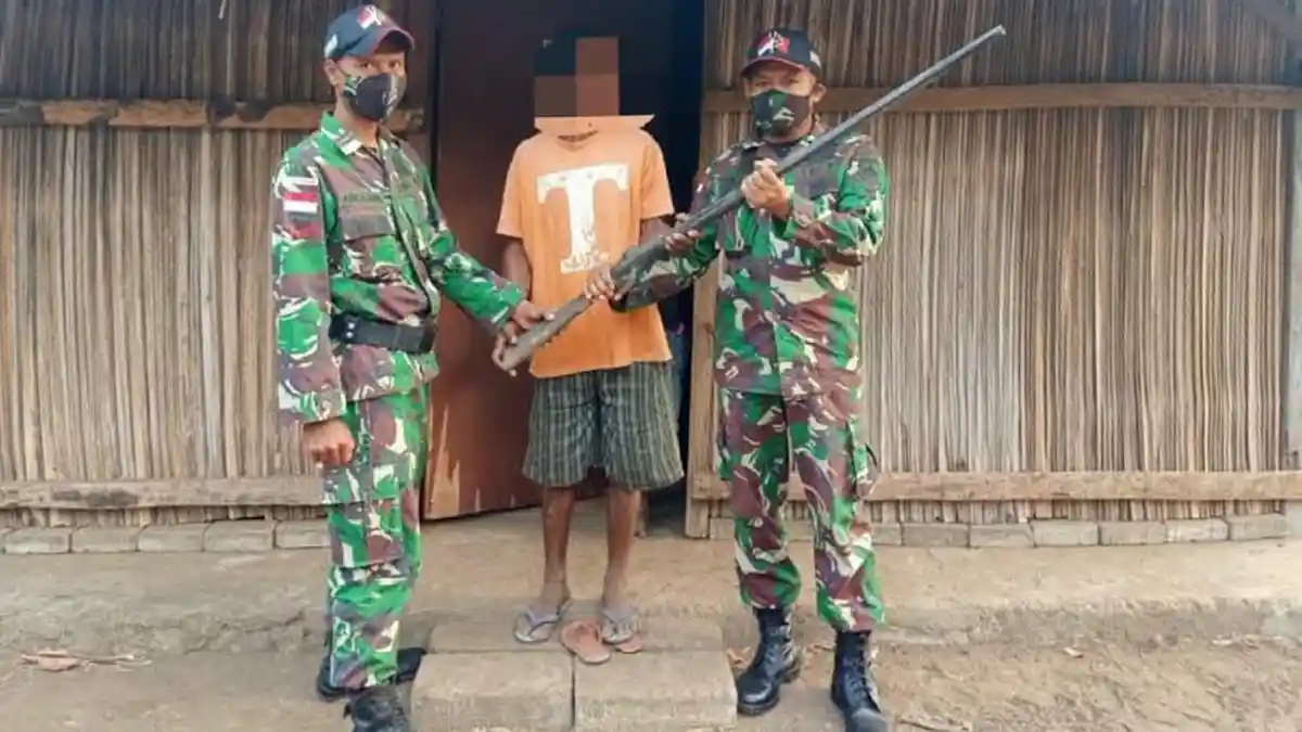 Lagi, Satgas Yonarmed 3/105 Tarik Terima 1 Pucuk Senjata Springfield