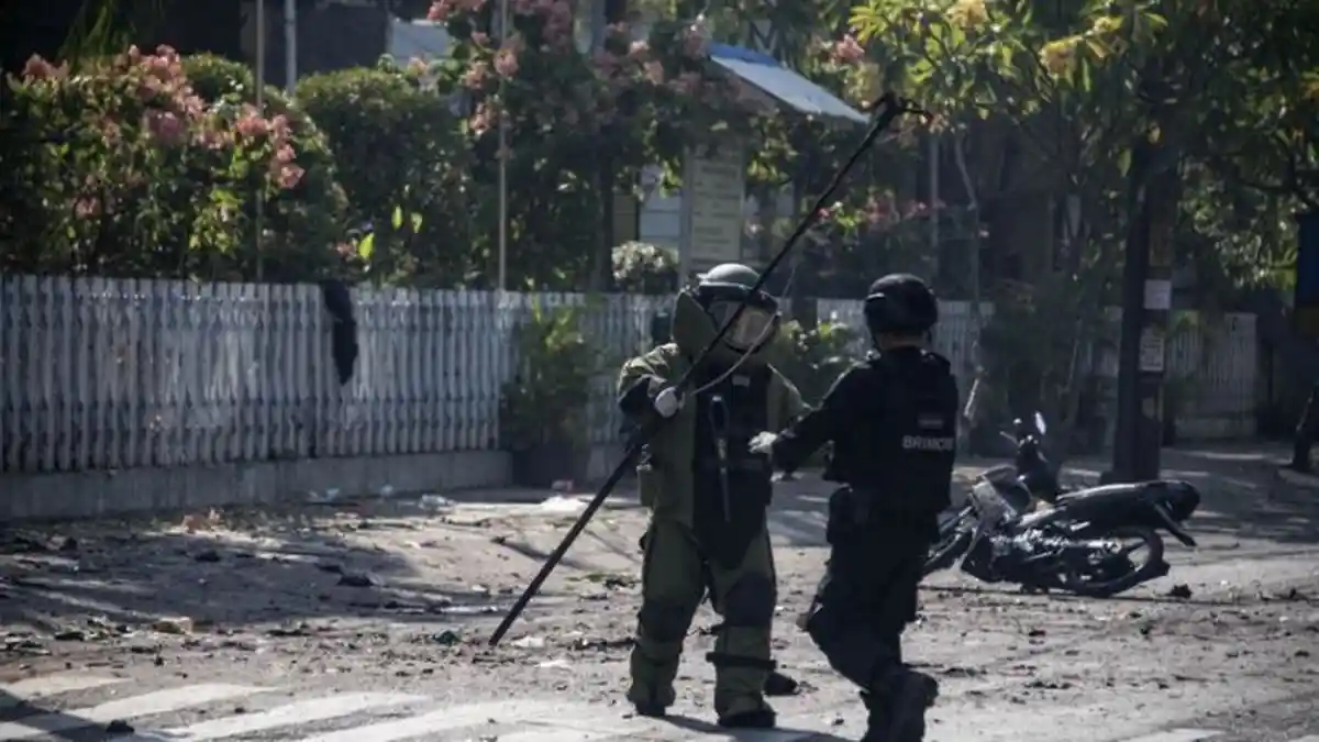 Pengamat Teroris Sebut ISIS di Balik Bom Bunuh Diri di Gereja Surabaya