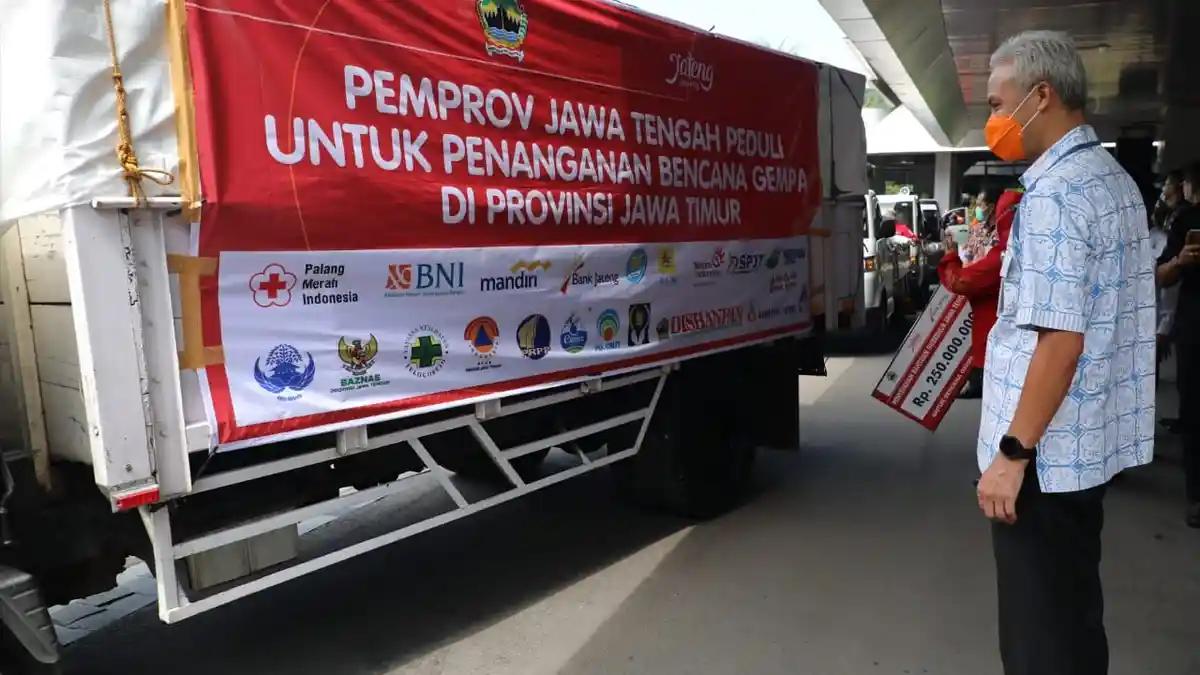 Gubernur Ganjar Ungkap Alasannya Sering Bantu Daerah Lain yang Dilanda Bencana