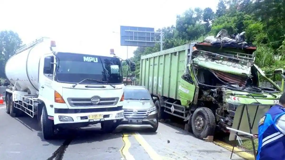 Kecelakaan Tadi Pukul 12.15 WIB, 5 Kendaraan Alami Tabarkan Beruntun, Ini Daftarnya