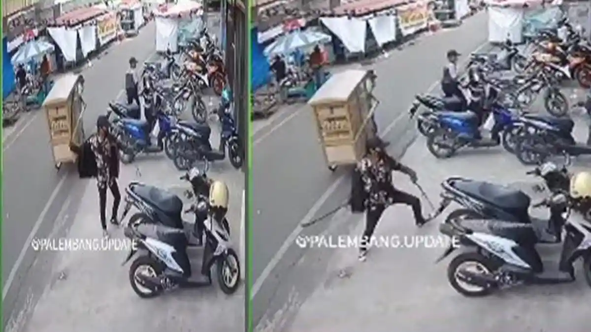 VIRAL Pria Kejar Tukang Parkir Sambil Bawa 2 Parang, Ngamuk tak Diberi Uang Rp10 Ribu
