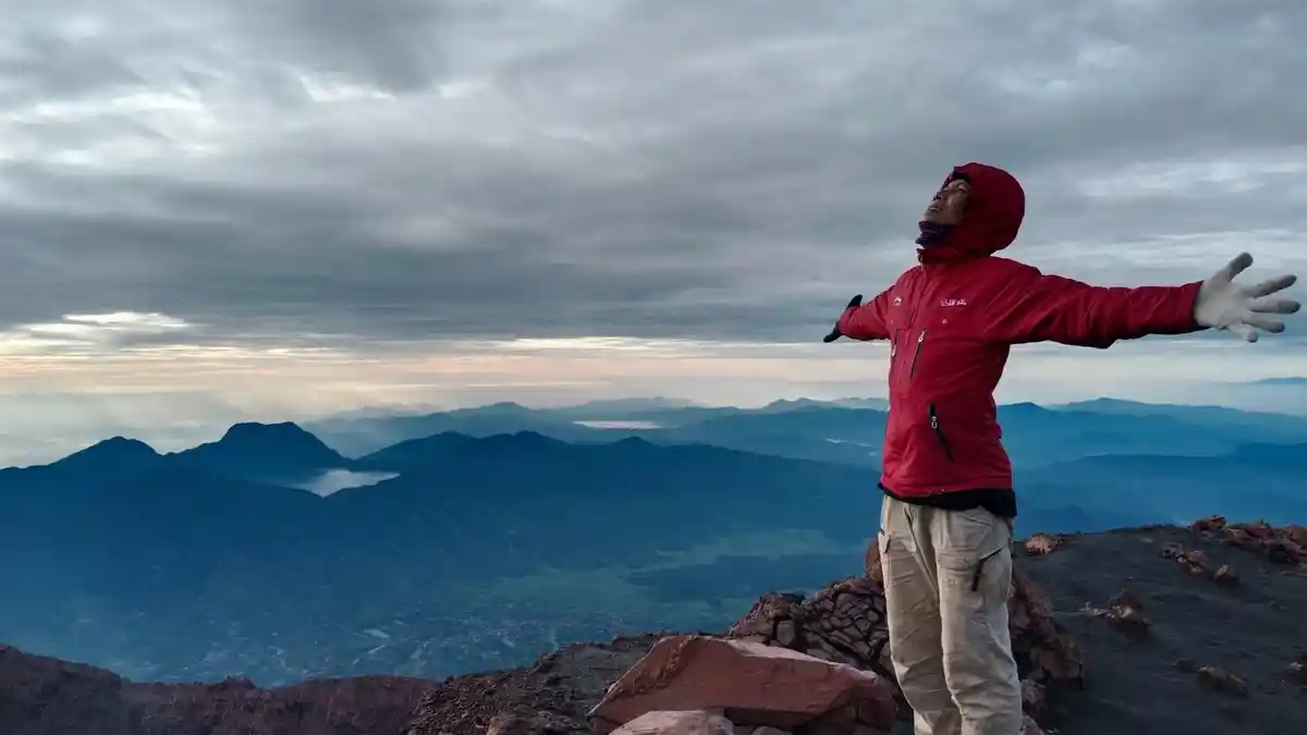 Menapak Kaki di Puncak Gunung Kerinci, Pendakian Tiga Hari Dua Malam