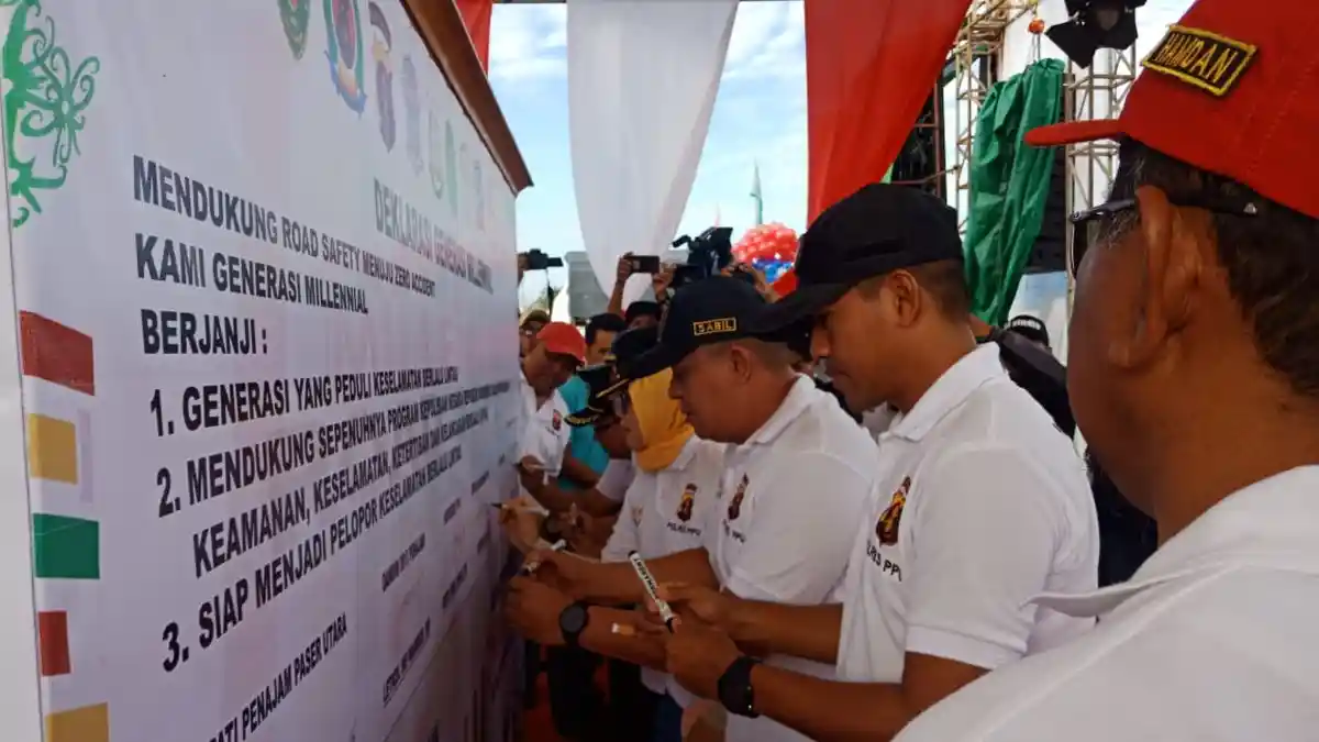 Lepas Jalan Santai Millenial Road Safety di PPU, Ini Pesan Wabup Hamdam