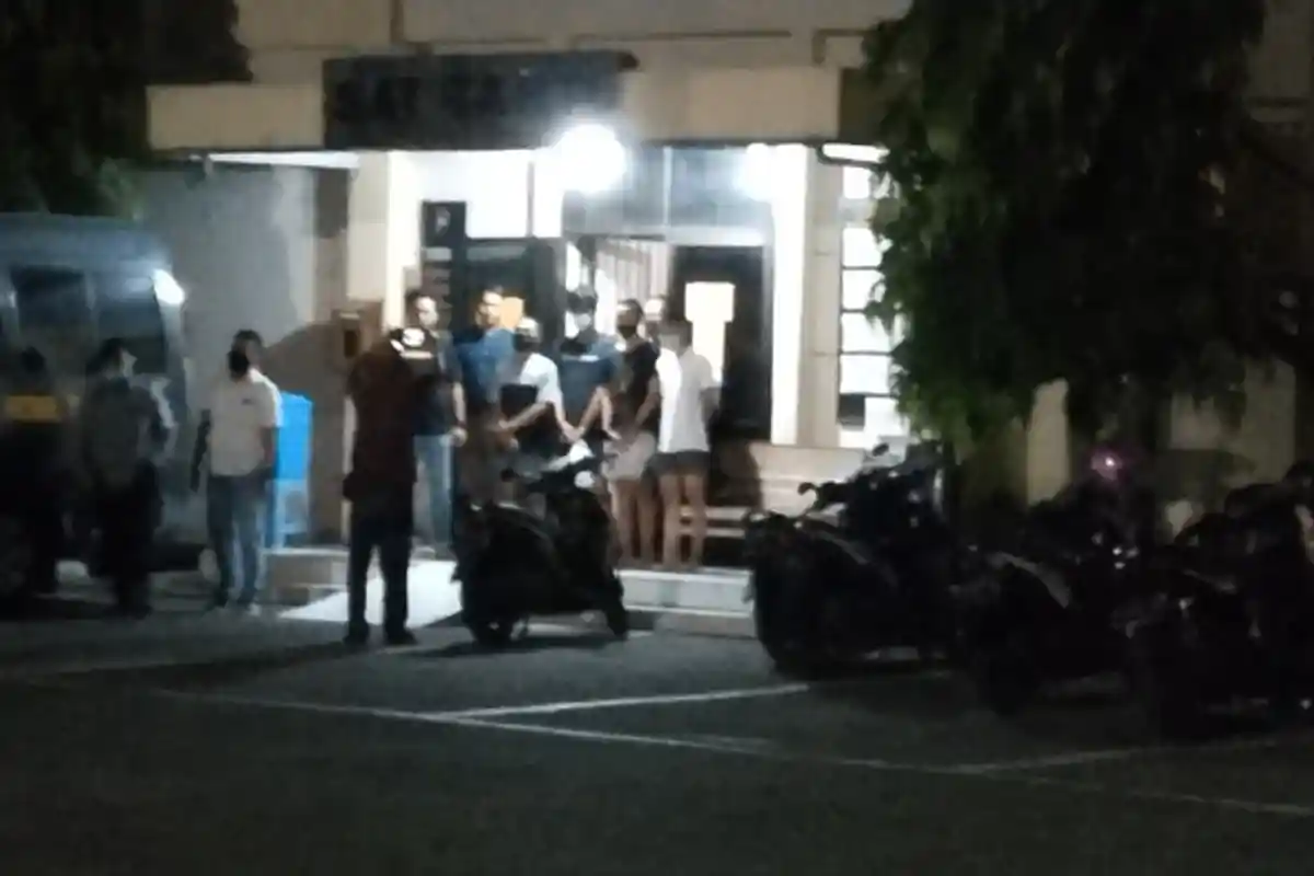 4 Mahasiswa Tersangka Perusakan saat Demo Tolak UU Cipta Kerja di DPRD Jateng Jadi Tahanan Kota