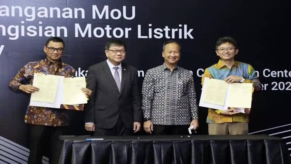 Hadirkan 100 SPLU, PLN Gandeng ION Mobility Perluas Ekosistem Kendraaan Listrik