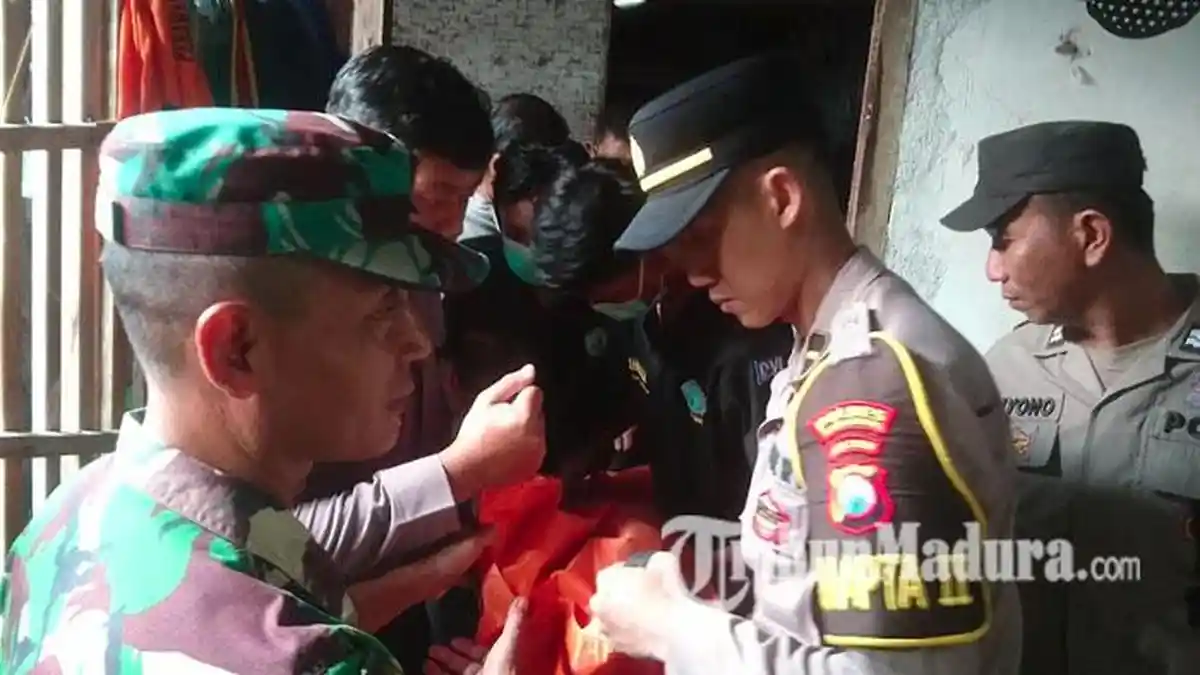 Hendak ke Kamar Mandi, Menantu Syok Temukan Mertua Tewas di Dapur, Ada Sayatan di Leher dan Lengan